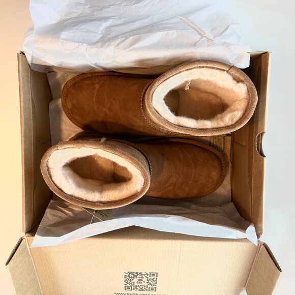 Bearpaw Alyssa Boot (short mini sheepskin suede boot) - Picture 10 of 11